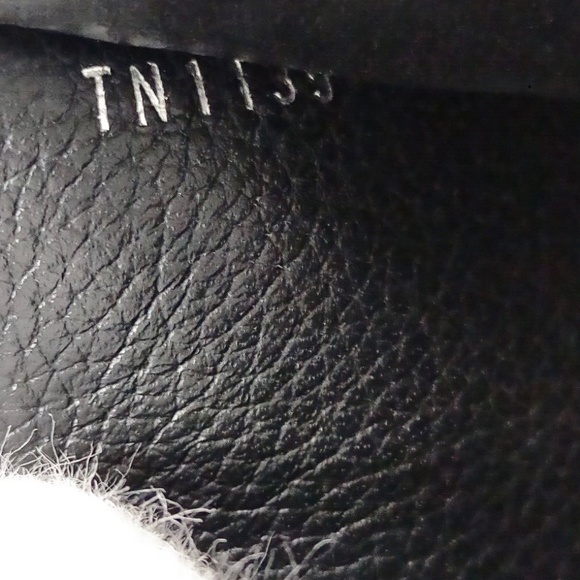 Louis Vuitton Monogram Mahina Iris Noir - Picture 11 of 12